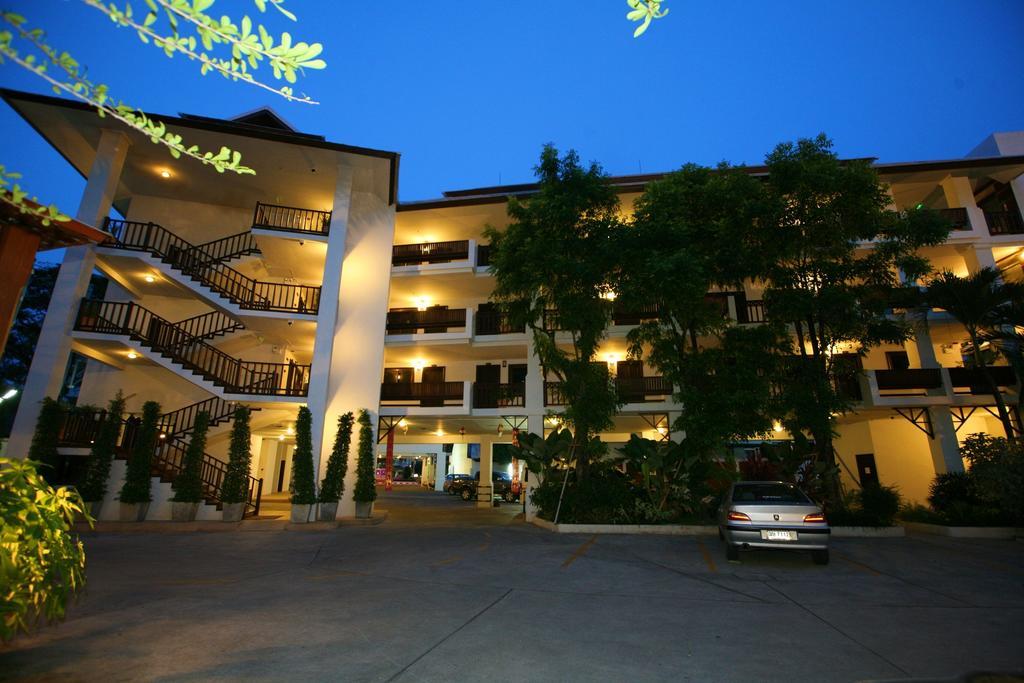 Top North Hotel Чиангмай Екстериор снимка