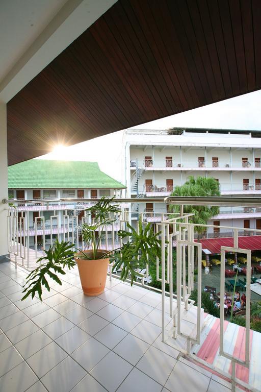 Top North Hotel Чиангмай Екстериор снимка