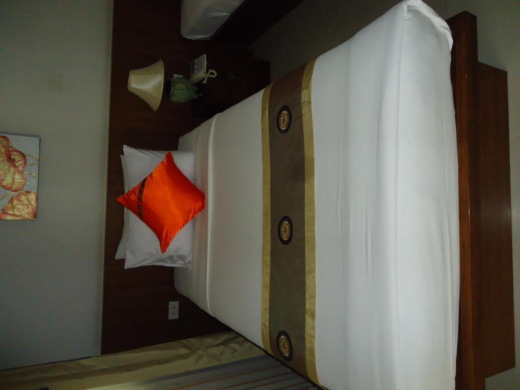 Top North Hotel Чиангмай Екстериор снимка