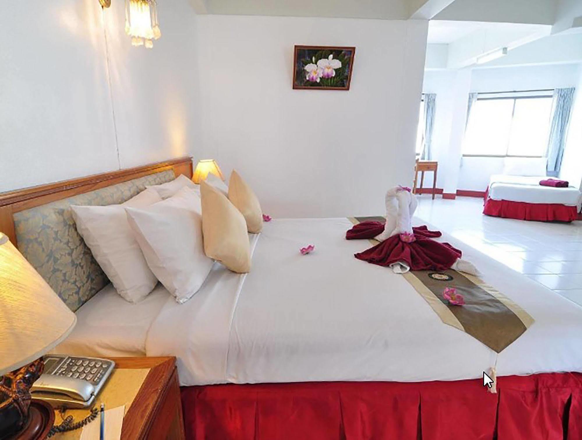 Top North Hotel Чиангмай Екстериор снимка